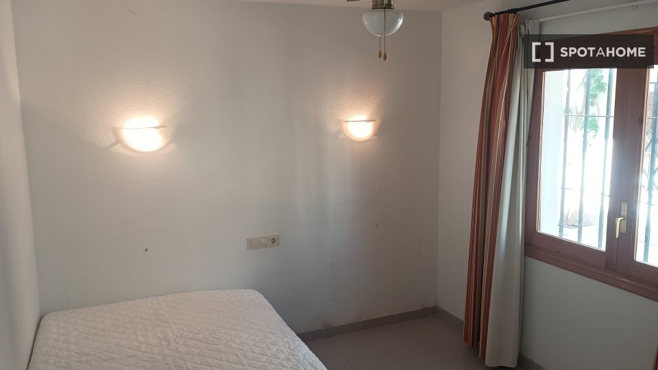 Apartment mono Almeria, 56m² — photo 4