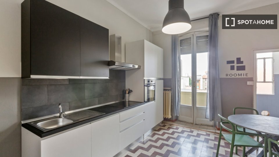 Double room Milan, 2 beds, 85m² — photo 13
