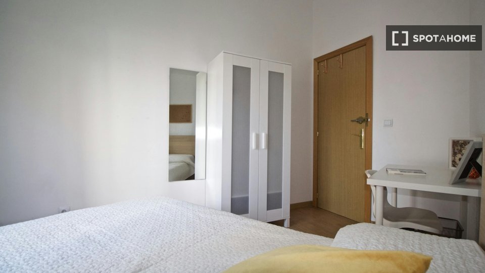 Double room Madrid, 6 beds, 200m² — photo 40