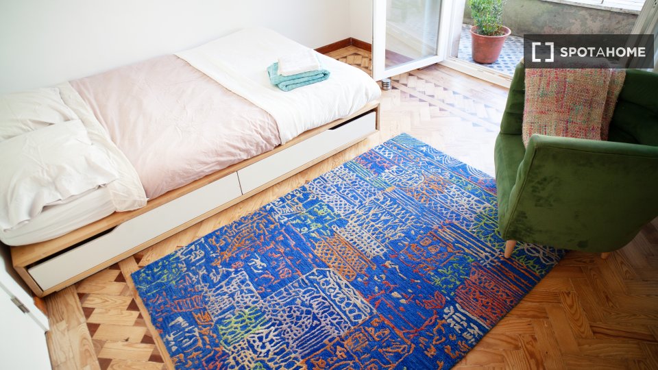 Double room Lisbon, 2 beds, 113m² — photo 7