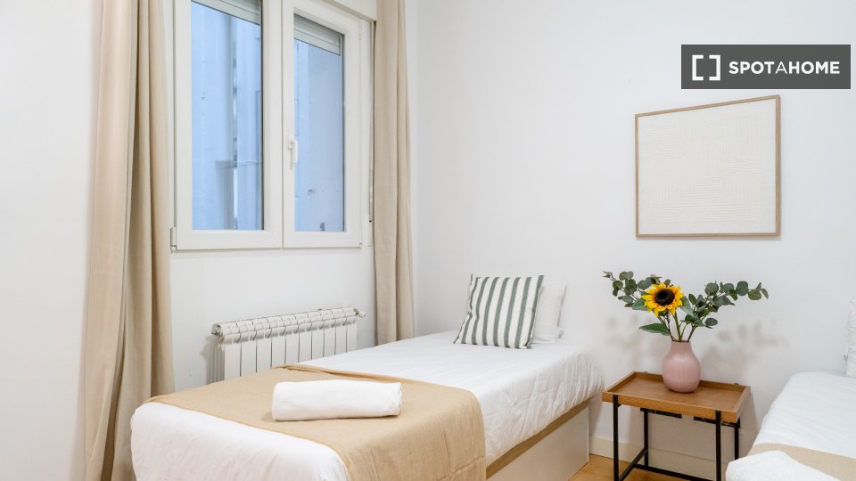 Double room Madrid, 4 beds — photo 5