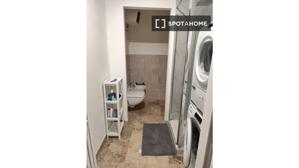 Double room Bologna, 10 beds, 232m² — photo 10