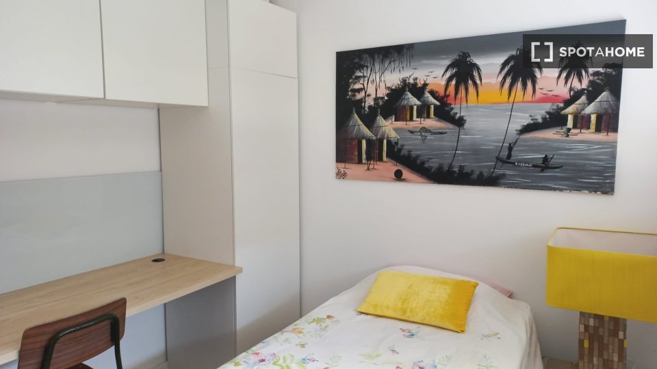 Double room Lisbon, 5 beds — photo 9