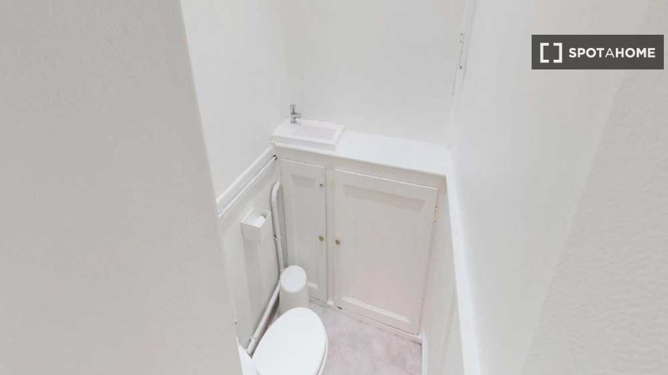 Double room Lyon, 5 beds, 130m² — photo 11