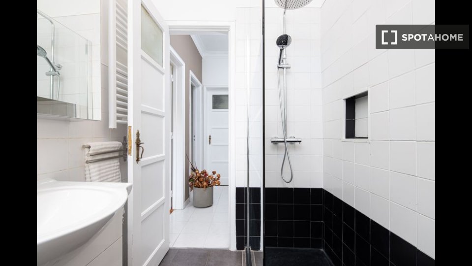 Apartment Lisbon, 4 beds — photo 10