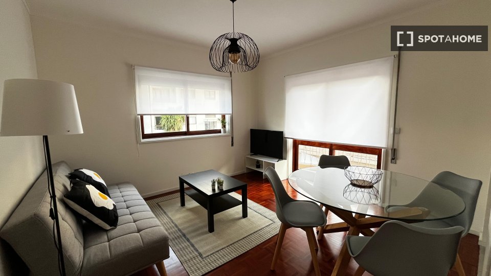 Double room Porto, 3 beds, 80m² — photo 19