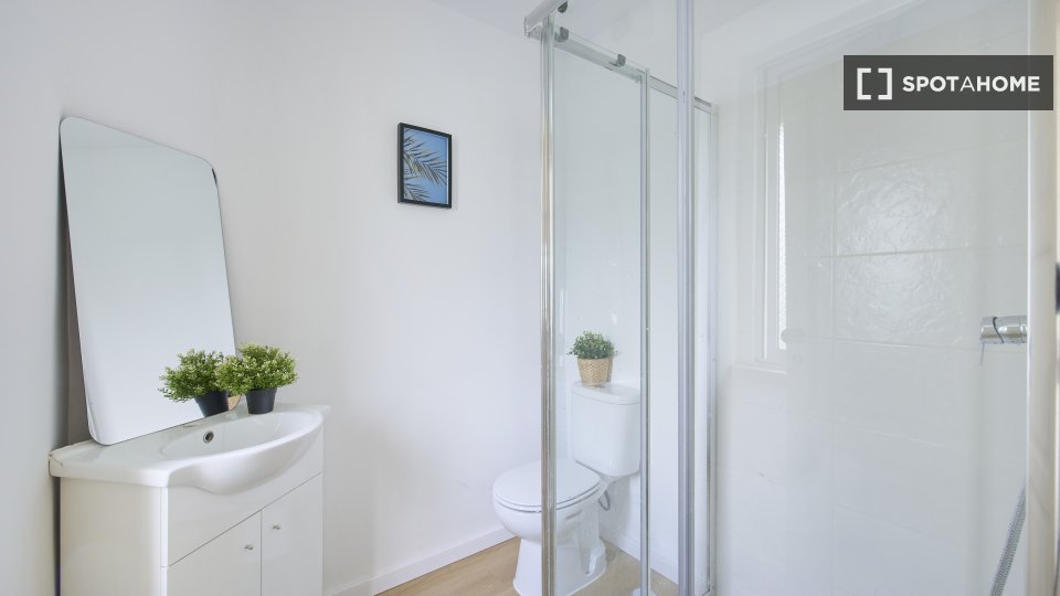 Double room Lisbon, 8 beds — photo 28