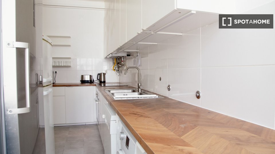 Double room Lisbon, 6 beds — photo 1