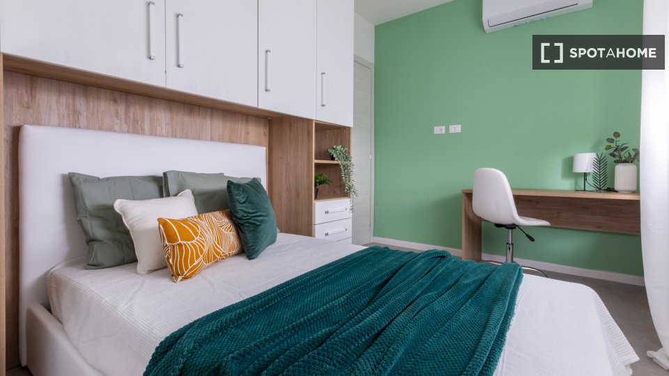 Double room Milan, 3 beds, 90m² — photo 18