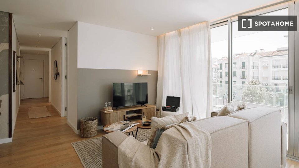 Apartment Lisbon, 2 beds, 97m² — photo 10