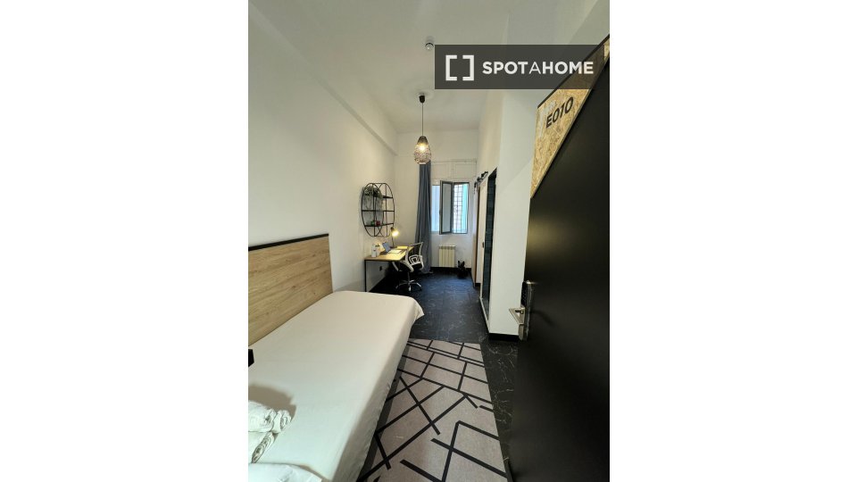 Double room Madrid, 20 beds, 5000m² — photo 18