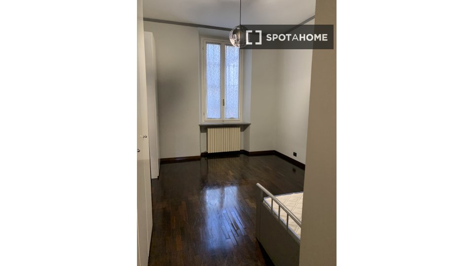 Appartamento con 1 camera da letto in affitto a Porta Ticinese, Milano - a Milano