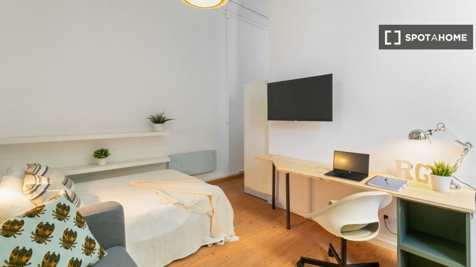 Double room Barcelona, 9 beds, 285m² — photo 4
