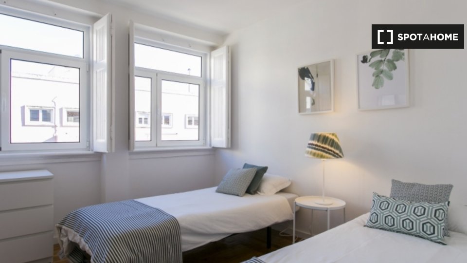 Double room Lisbon, 5 beds — photo 15