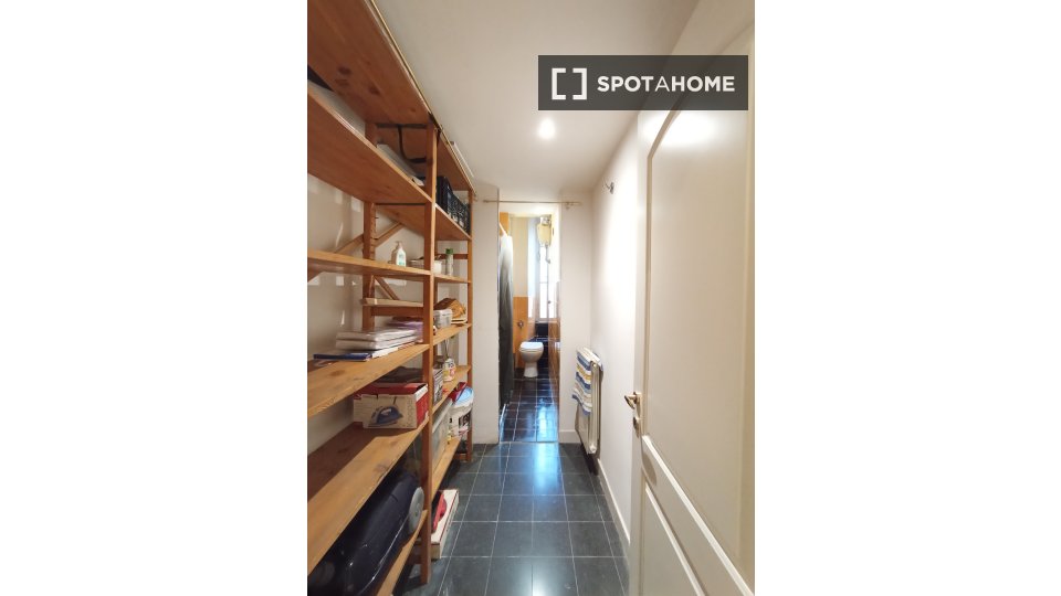 Double room Rome, 3 beds, 105m² — photo 13