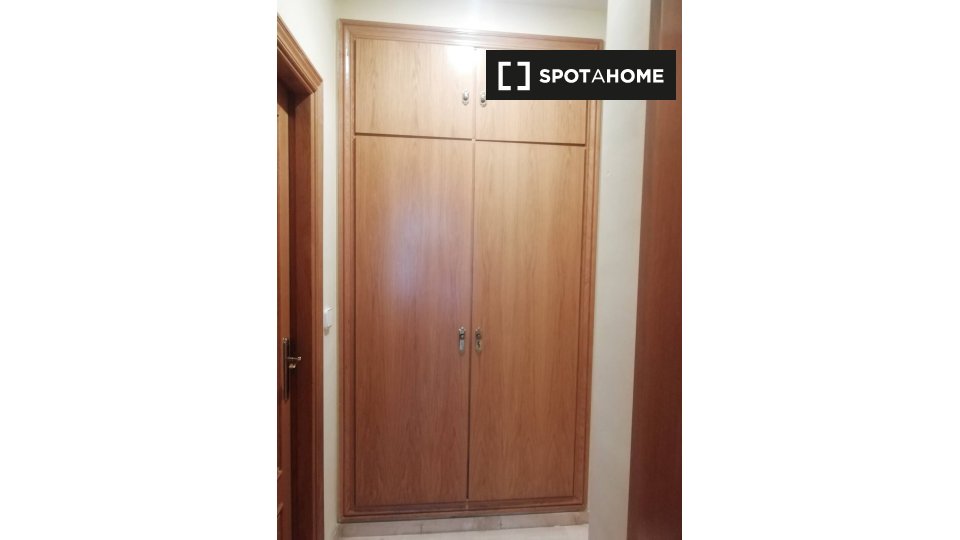 Double room Valencia, 2 beds, 90m² — photo 5