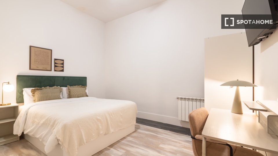 Double room Madrid, 7 beds, 230m² — photo 7