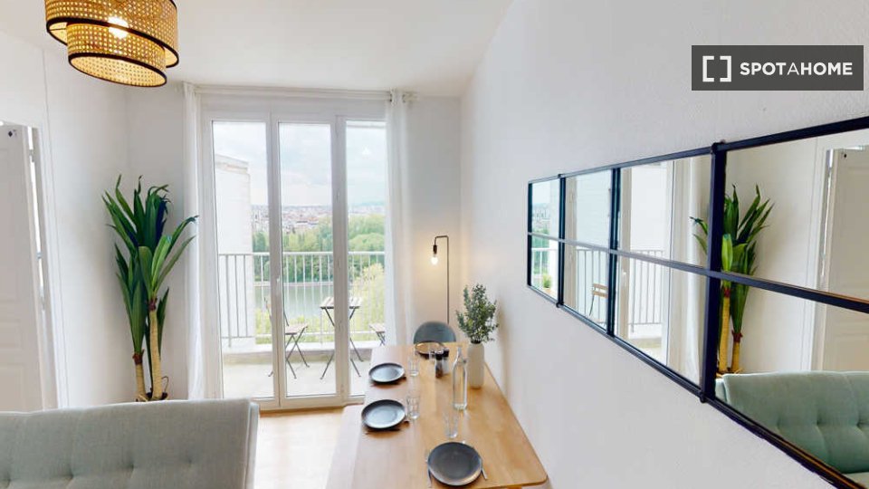 Double room Paris, 4 beds, 80m² — photo 2
