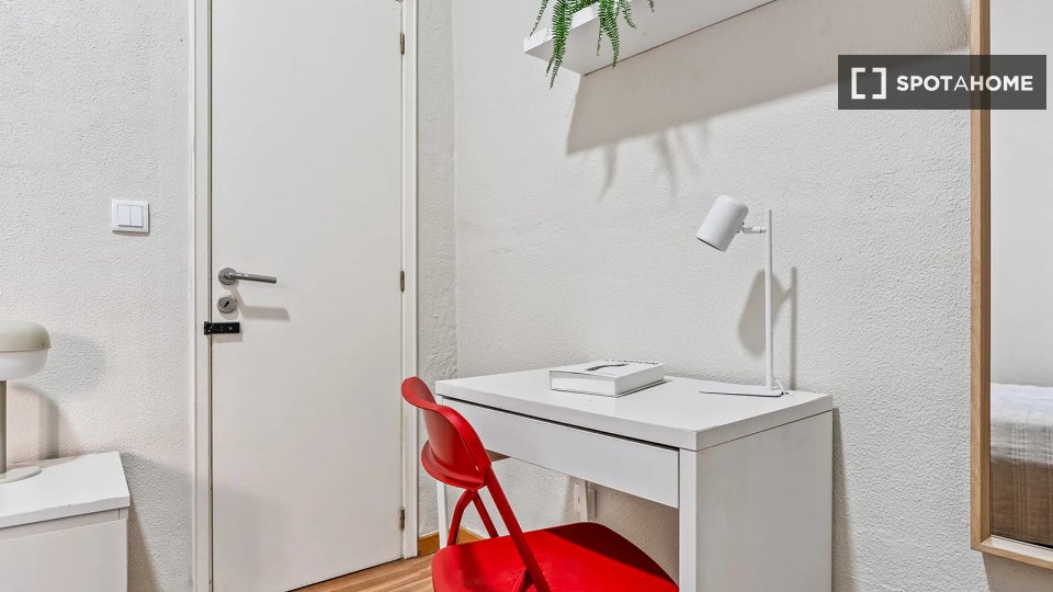 Double room Lisbon, 4 beds — photo 3