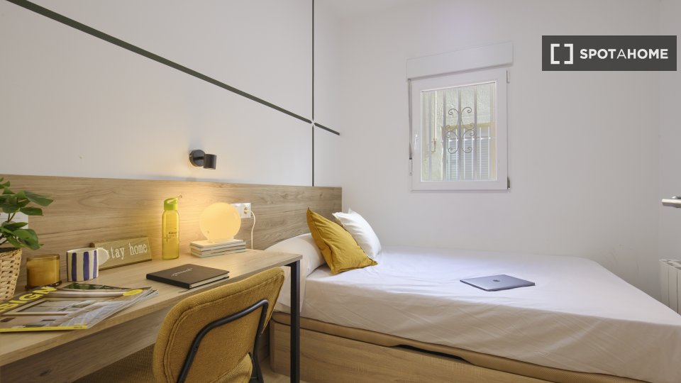 Double room Madrid, 9 beds — photo 20