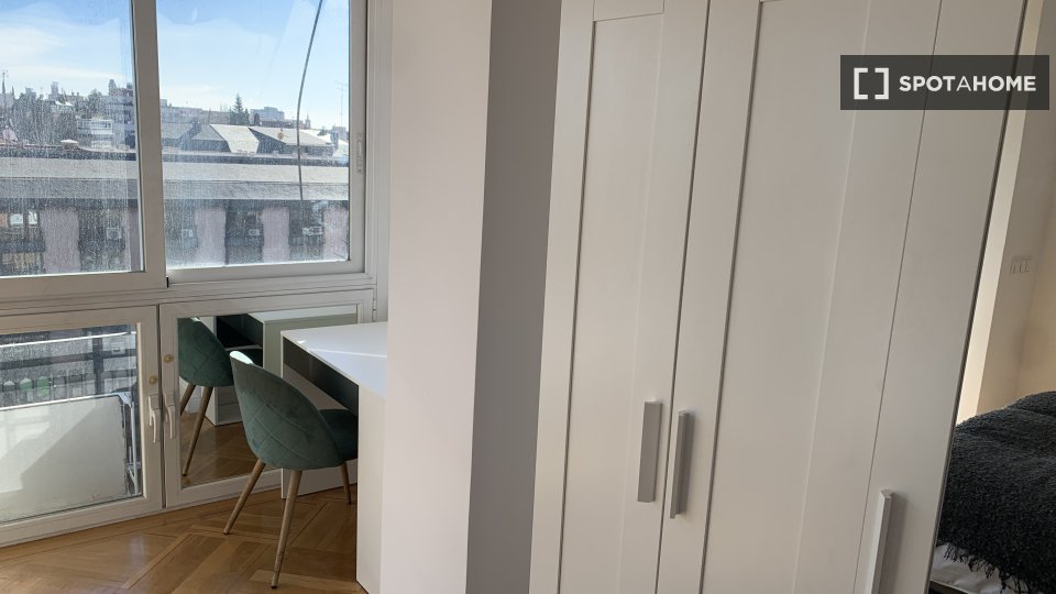 Double room Madrid, 6 beds — photo 12