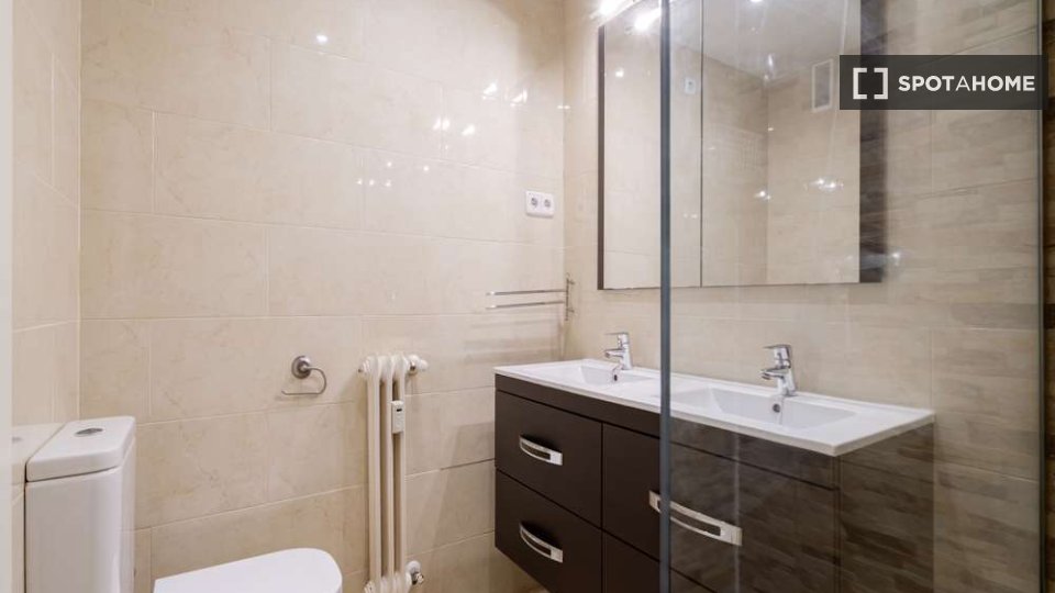 Habitación doble Madrid, 5 habitaciones — foto 13