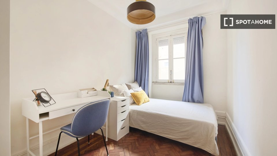 Double room Lisbon, 7 beds — photo 10