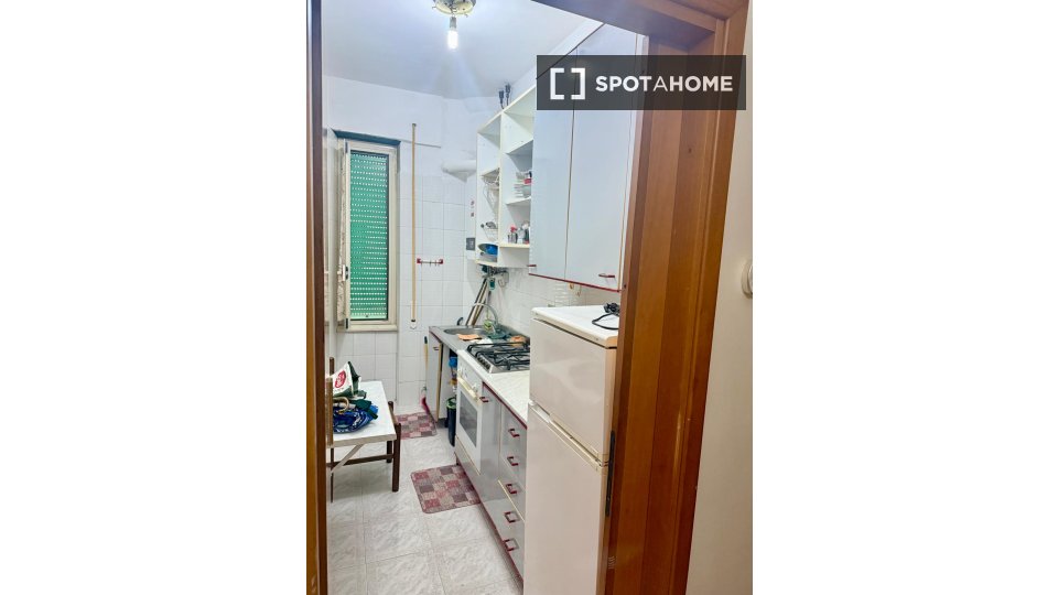Double room Rome, 3 beds, 85m² — photo 1