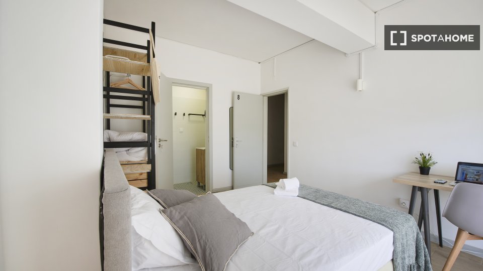Double room Lisbon, 9 beds — photo 2
