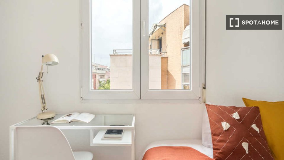Double room Madrid, 6 beds — photo 2