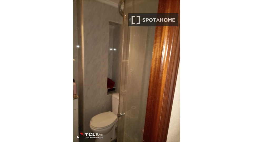 Double room Valencia, 3 beds, 120m² — photo 16