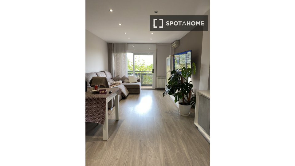 Double room Barcelona, 3 beds, 86m² — photo 4