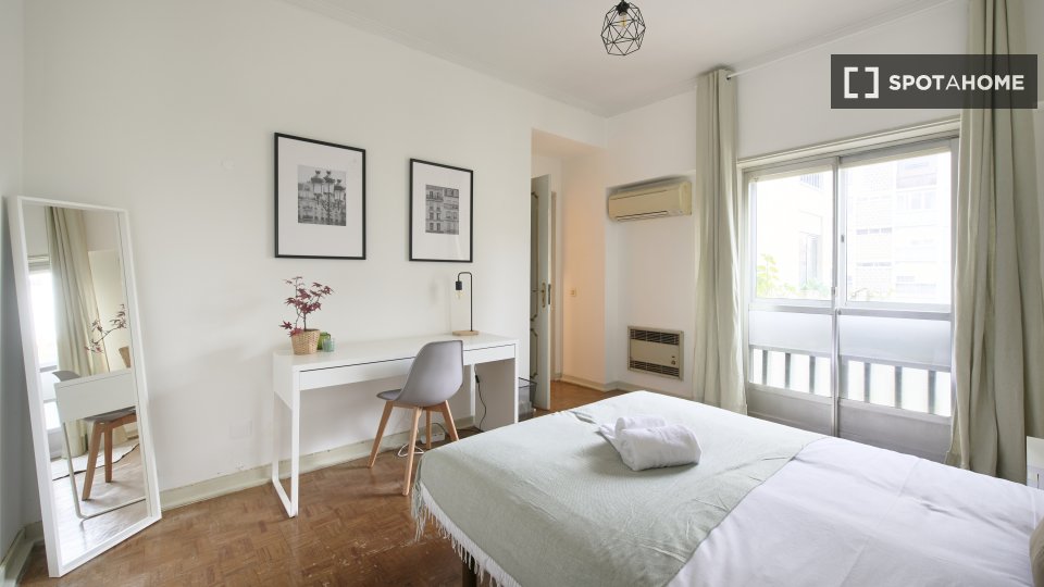 Double room Lisbon, 7 beds — photo 1