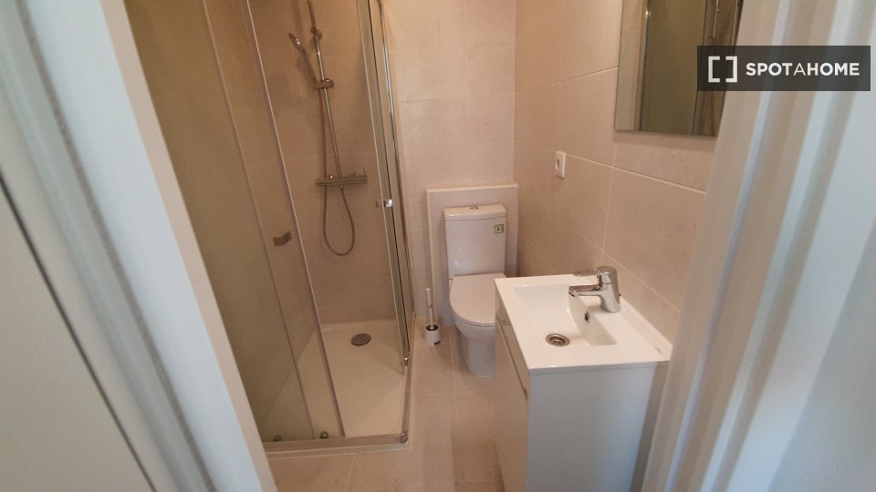 Apartment Lisbon, 2 beds — photo 36