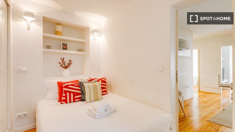 Apartment Lisbon, 2 beds — photo 43