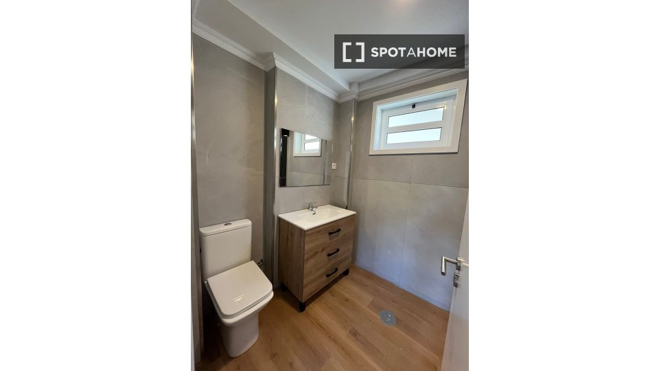 Double room Porto, 4 beds, 120m² — photo 16