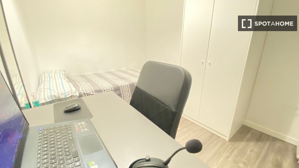Double room Madrid, 10 beds — photo 13