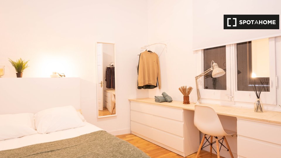 Double room Barcelona, 8 beds, 270m² — photo 13