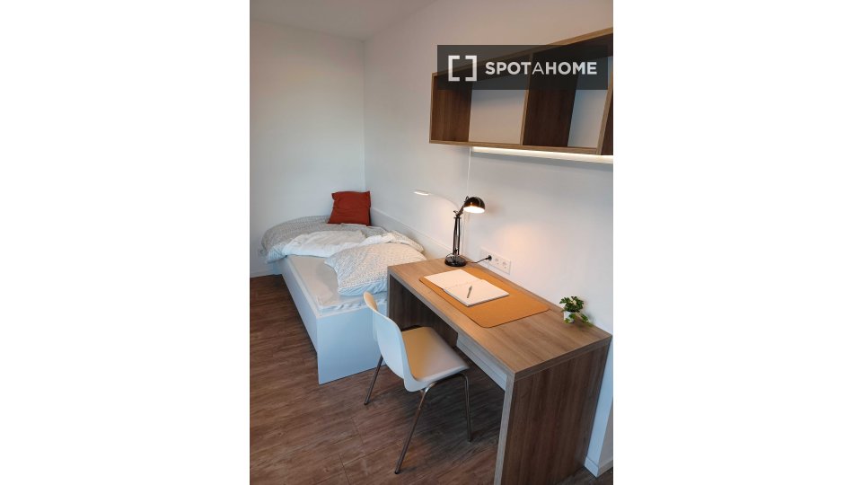 Double room Berlin, 2 beds, 82m² — photo 31