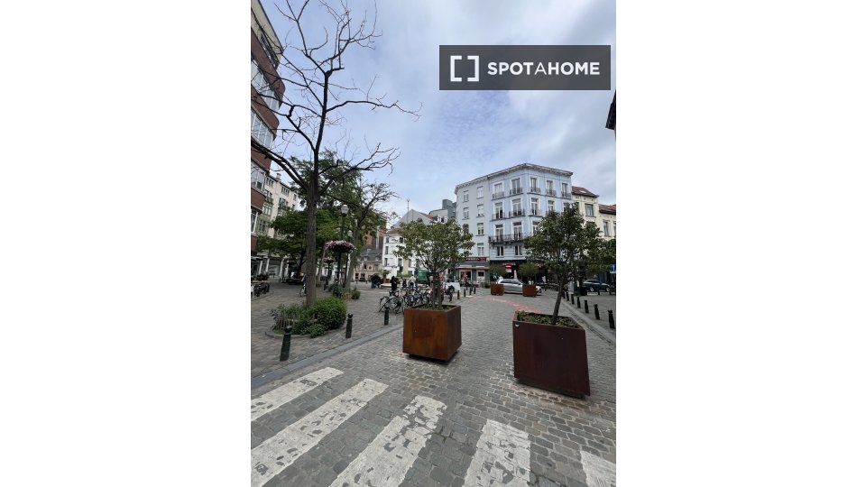 Double room Brussels, 9 beds, 13m² — photo 11