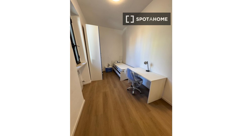 Double room Milan, 4 beds — photo 4