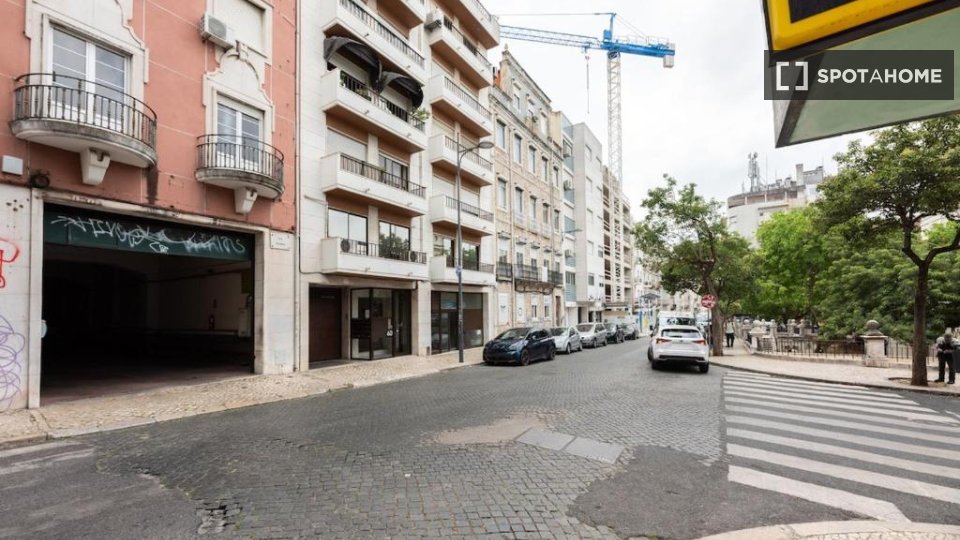 Apartment Lisbon, 2 beds, 90m² — photo 5