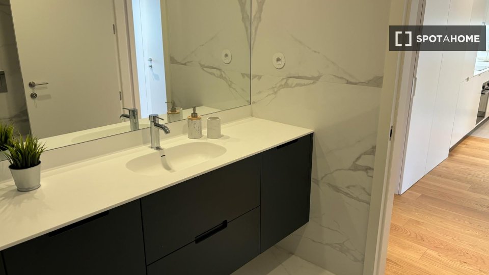 Apartment Porto, 1 bed, 60m² — photo 12