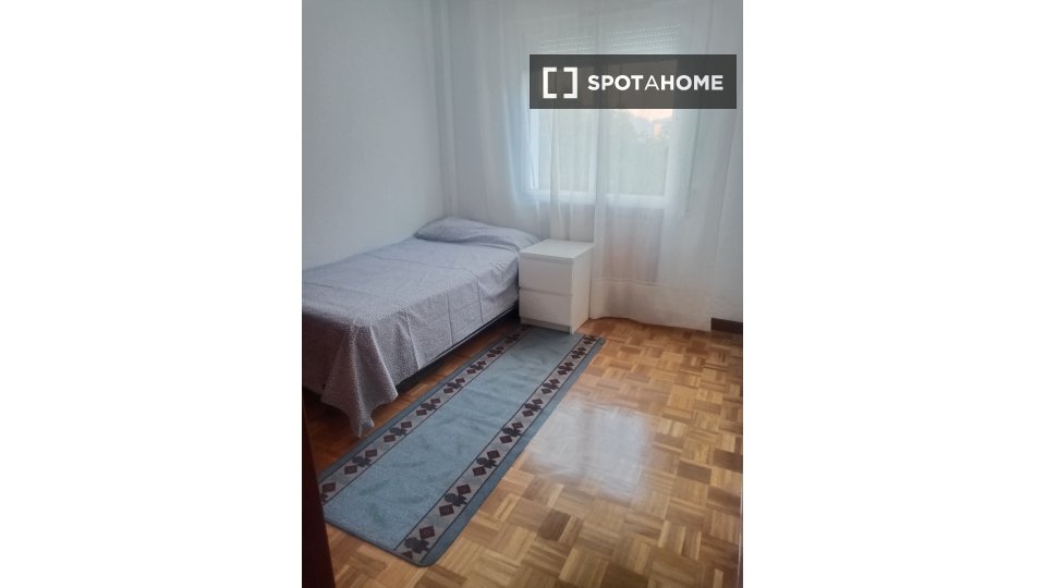 Double room Madrid, 3 beds, 70m² — photo 8