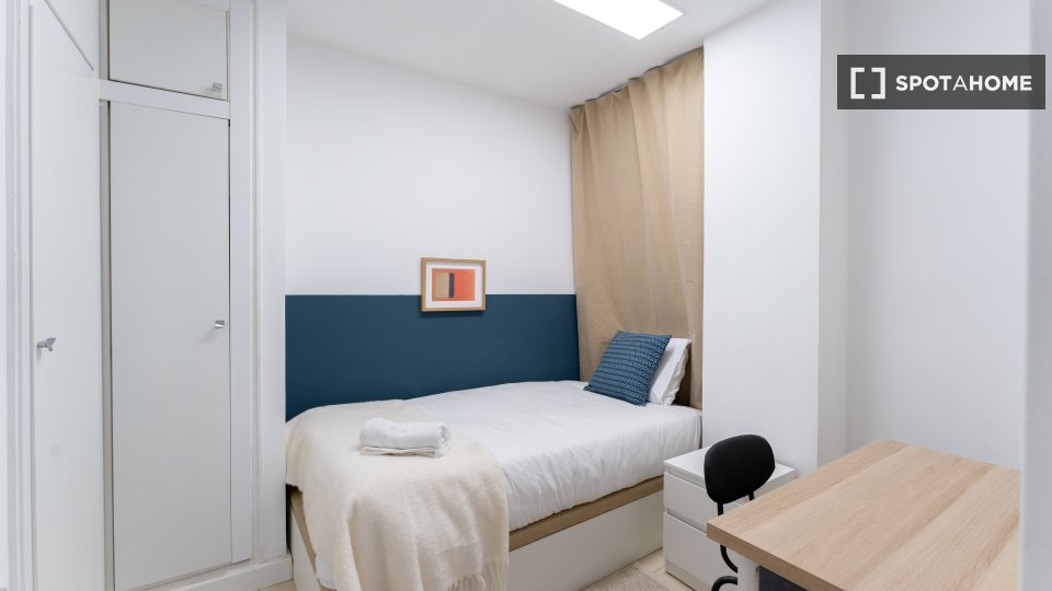 Habitación doble Madrid, 7 habitaciones — foto 14
