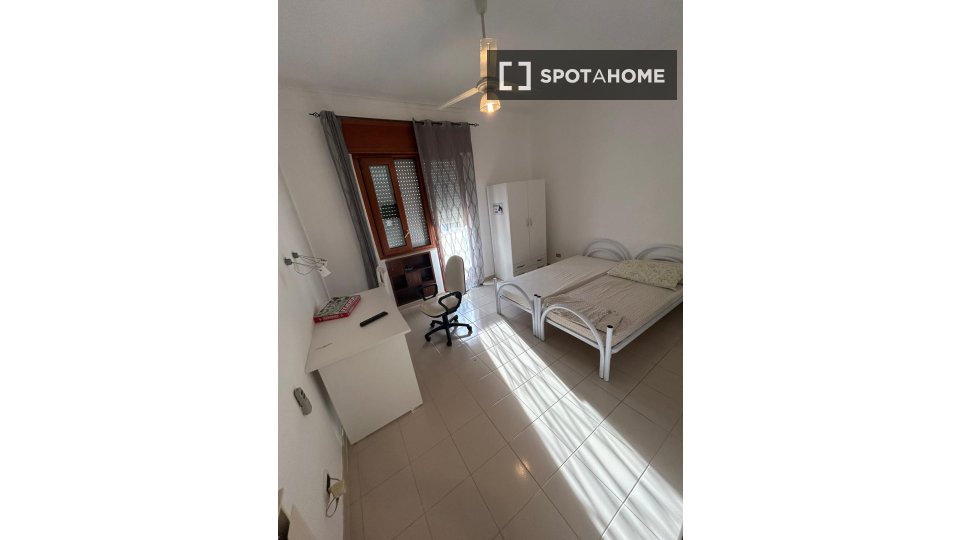 Double room Naples, 2 beds — photo 3
