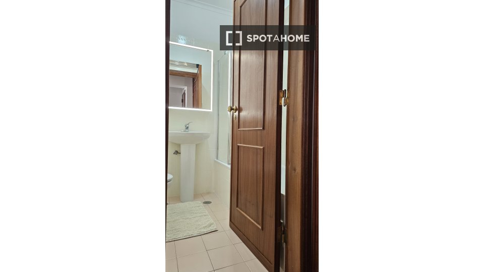Apartment Lisbon, 1 bed, 50m² — photo 24