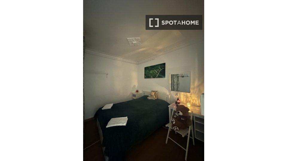 Double room Barcelona, 3 beds, 98m² — photo 11