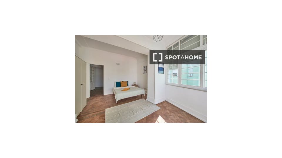 Double room Lisbon, 7 beds — photo 18