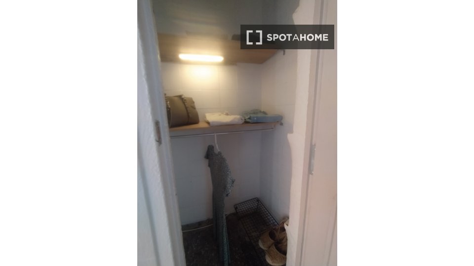 Double room Valencia, 4 beds, 75m² — photo 12
